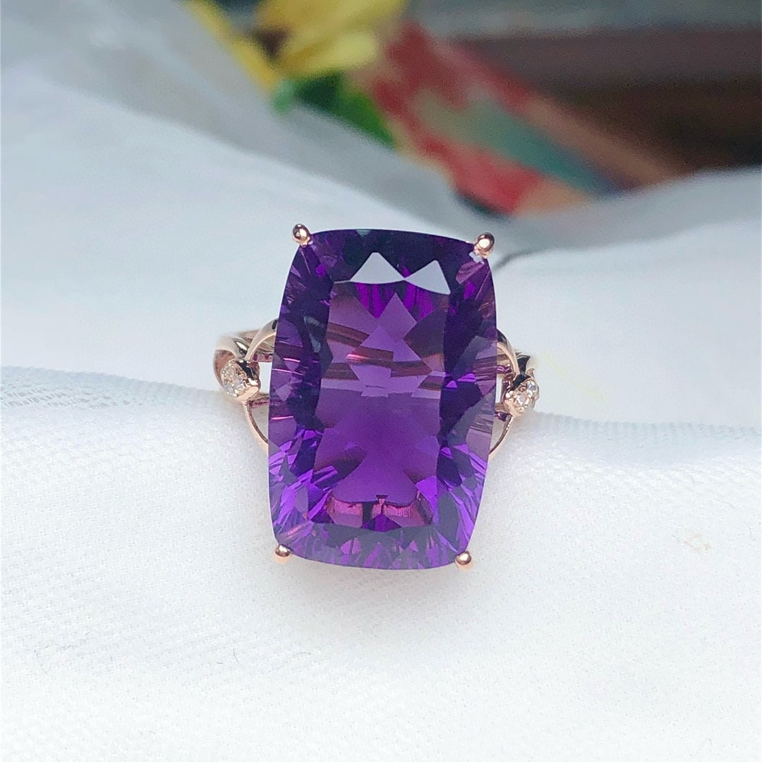 14k Gold 13.85 Ct Natural Amethyst & Diamond Ring: Ref:230975074 // gold content:14k gold // ring size:7. 25us // // main gemstone:amethyst // shape:cushion // carat weight:13. 85ct // color:purple // treatment:natural // // adjacent gemstone 2 :