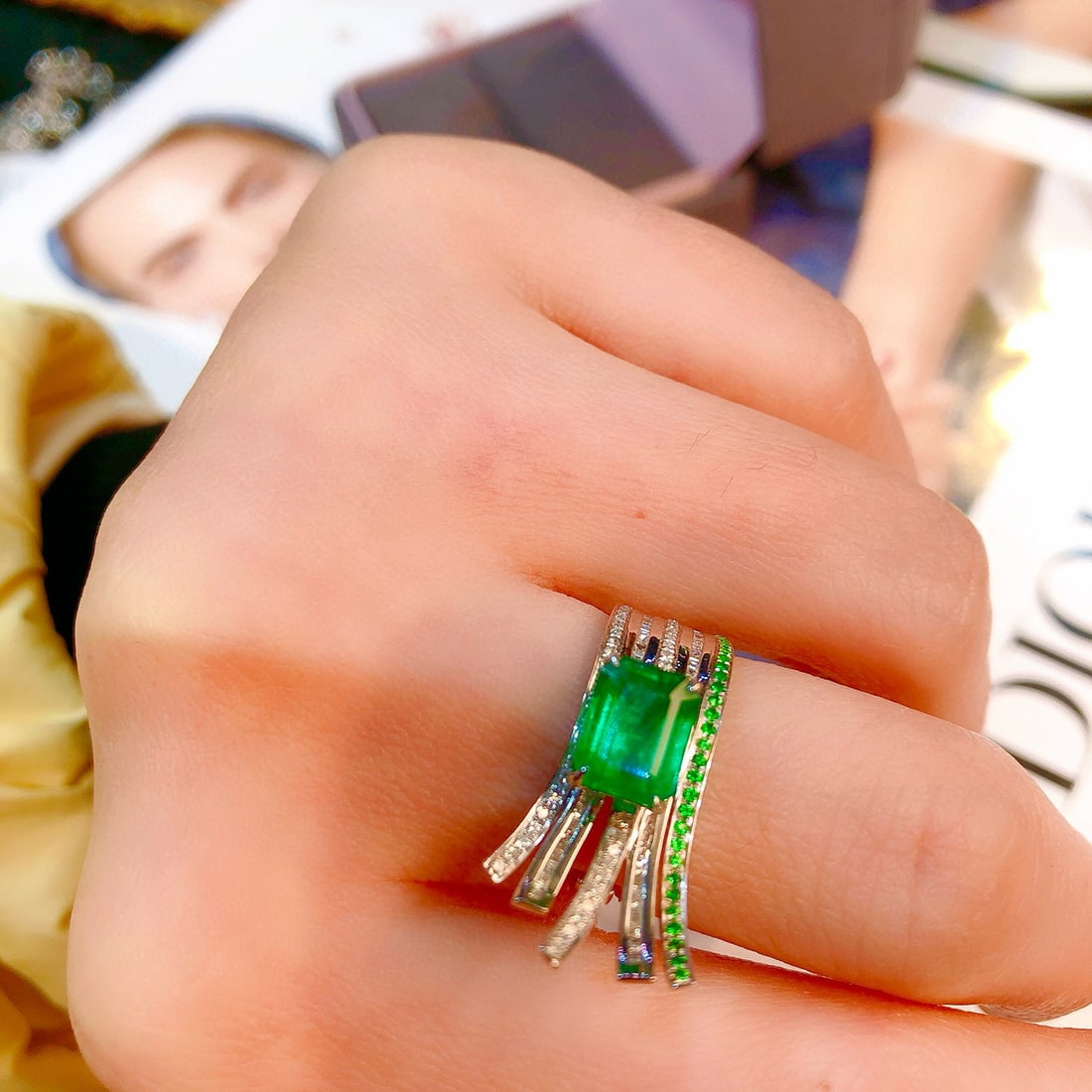 14k Gold 2 Ct Vivid Green Natural Emerald & Diamond Ring - 4