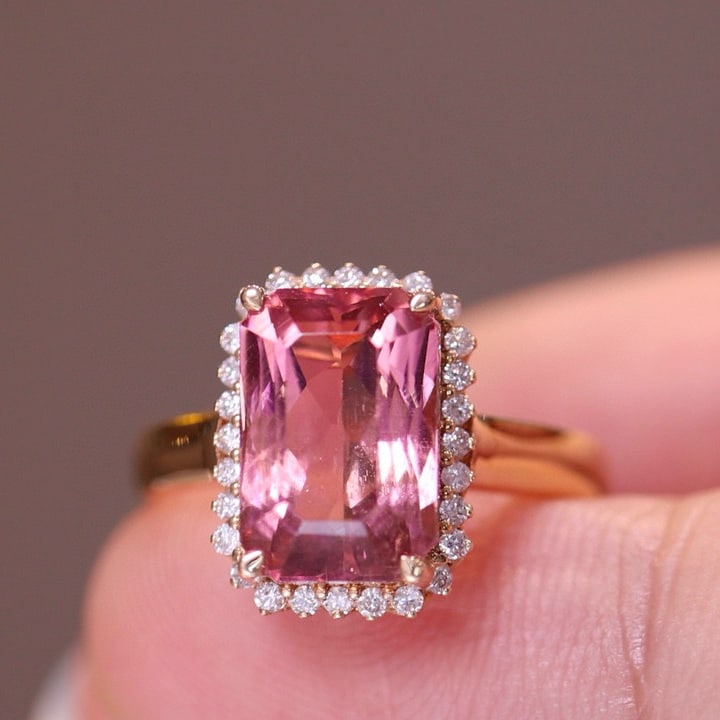 14k Gold 3.88 Ct Natural Tourmaline & Diamond Ring: Ref:230975114 // gold content:14k gold // ring size:7. 25us // // main gemstone:tourmaline // shape:octagonal // carat weight:3. 88ct // color:pink // treatment:natural // // adjacent gemstone 2 :