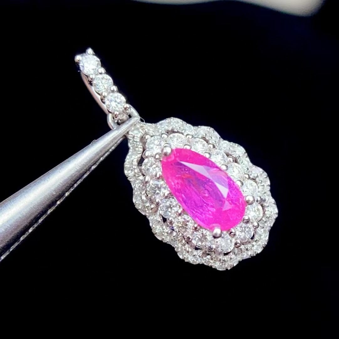 14k Gold 0.7 Ct Natural Sapphire & Diamond Pendant( Without Chain ): Ref:230975123 // gold content:14k gold // main gemstone:sapphire // shape:pear // carat weight:0. 7ct // color:pink // treatment:natural // // adjacent gemstone 2 : diamond // shape:round // clarity g