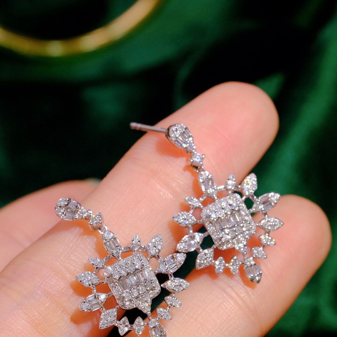 14k Gold 0.86 Ct Natural H Diamond Earrings - 3