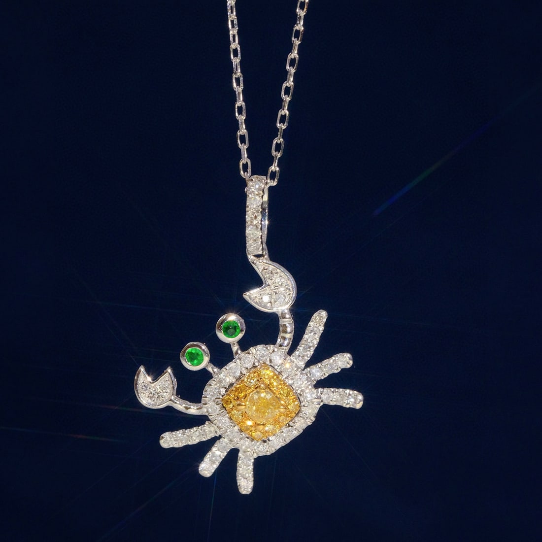14k Gold 0.55 Ct Natural Color Diamond Pendant( Without Chain ): Ref:230975160 // gold content:14k gold // main gemstone:diamond // shape:multiply // carat weight:0. 55ct // clarity grade:vs-si // color:color // treatment:natural // // adjacent gemstone 2 : emerald