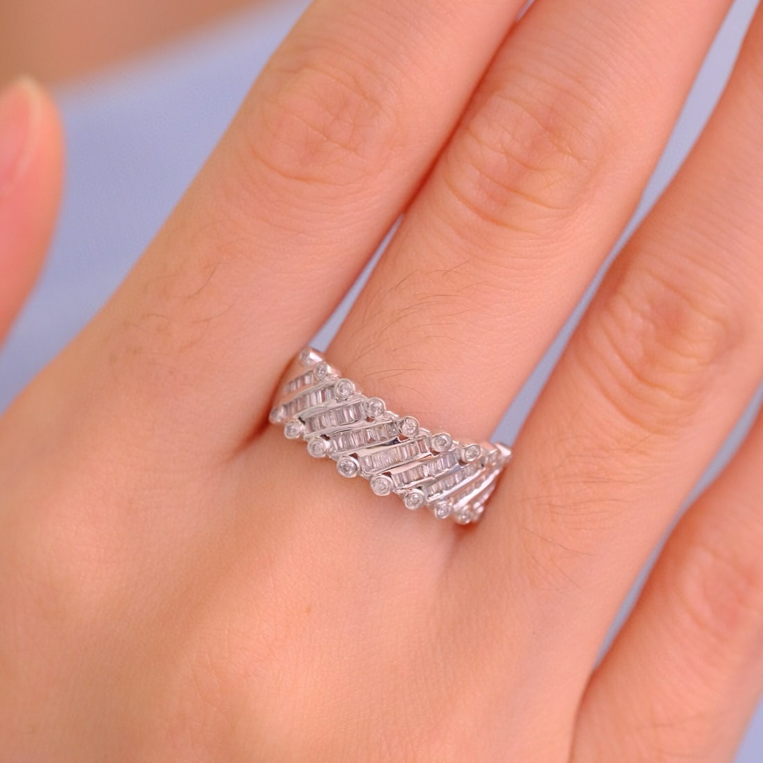 14k Gold 0.6 Ct Natural H Diamond Ring - 3