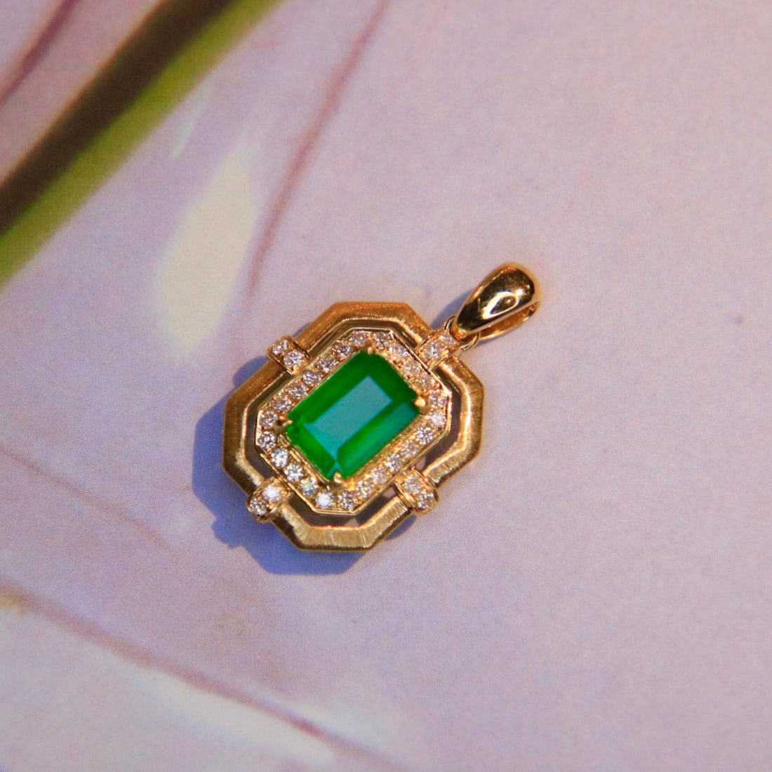 14k Gold 1.29 Ctw Vivid Green Natural Emerald & Diamond Earrings: Ref:230975166 // gold content:14k gold // main gemstone:emerald // shape:octagonal // carat weight:1. 13ct // color:vivid green // treatment:natural // // adjacent gemstone 2 : diamond // shape:round