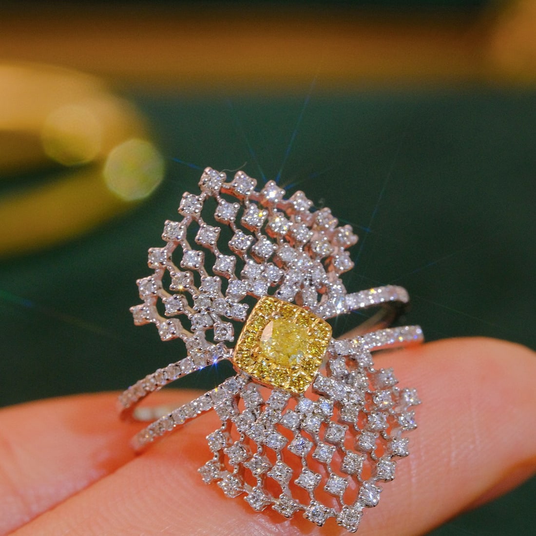 14k Gold 0.85 Ct Natural Color Diamond Ring - 3
