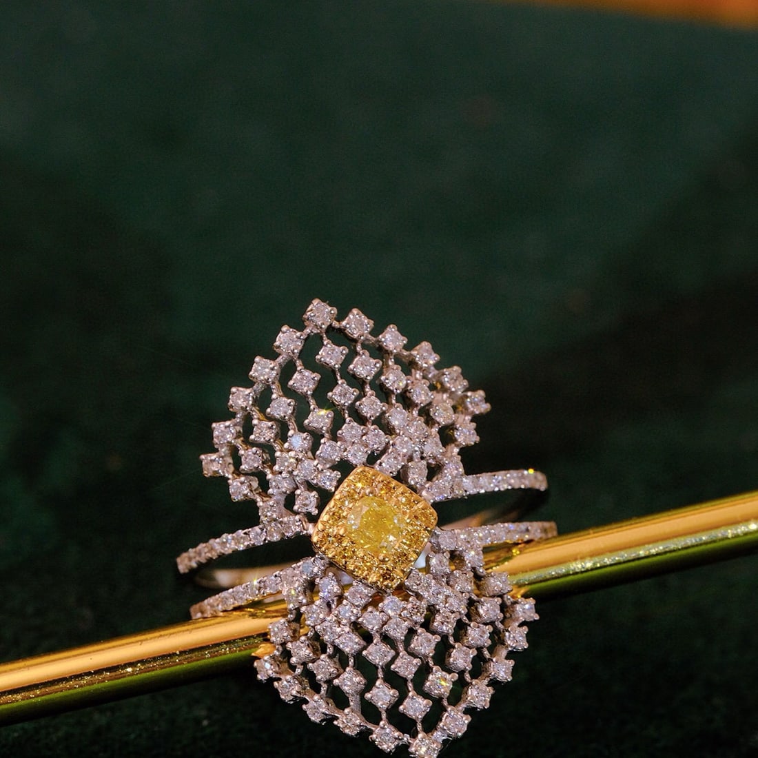 14k Gold 0.85 Ct Natural Color Diamond Ring - 5