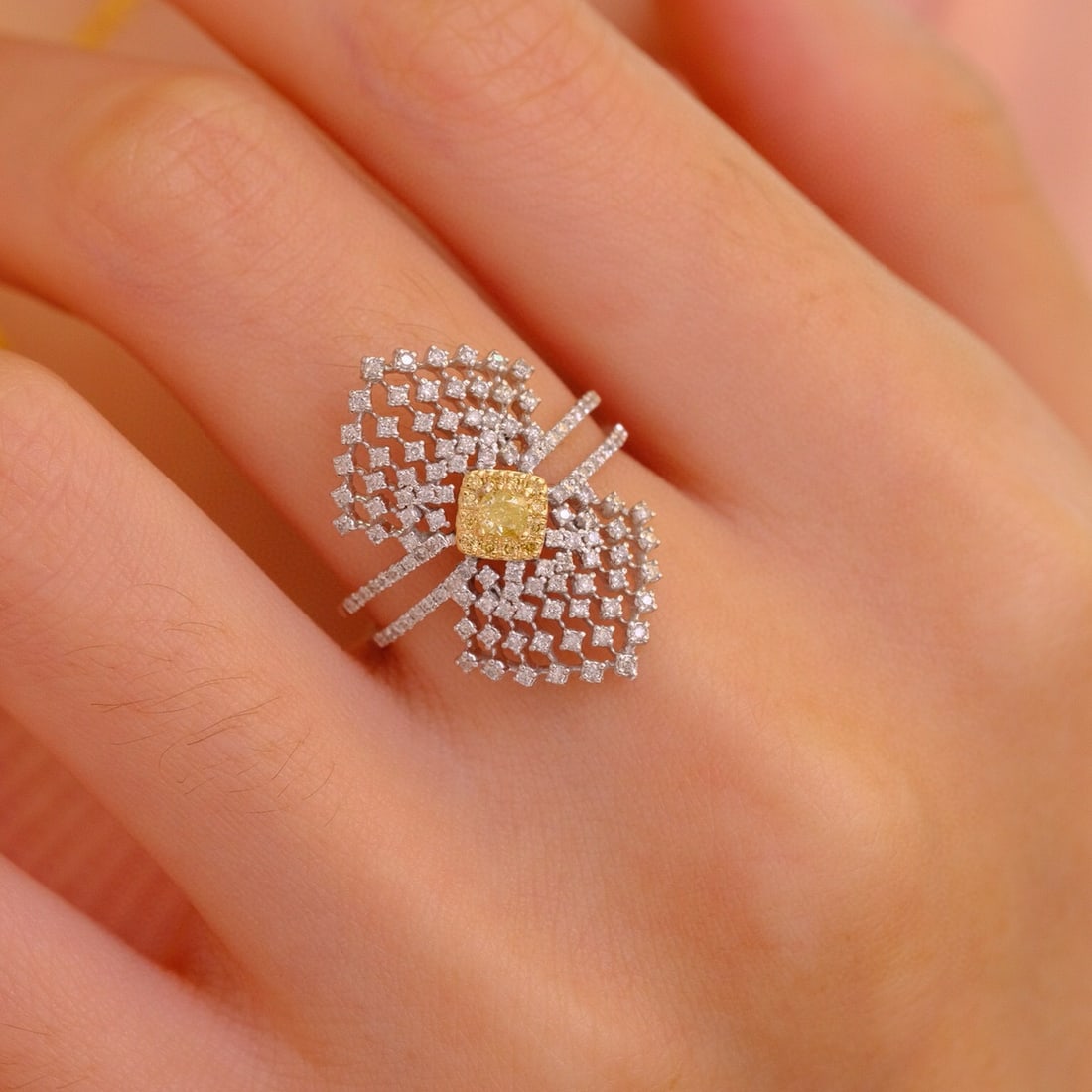 14k Gold 0.85 Ct Natural Color Diamond Ring - 6