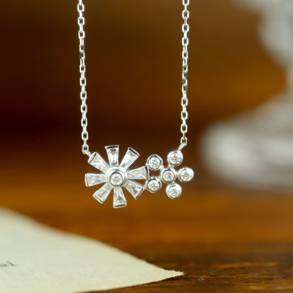 14k Gold 0.50 Ct Natural H Diamond Necklace: Ref:230975171 // gold content:14k gold // main gemstone:diamond // shape:multiply // carat weight:0. 50ct // clarity grade:vs-si // color:h // treatment:natural // Condition: New Low Estimate: