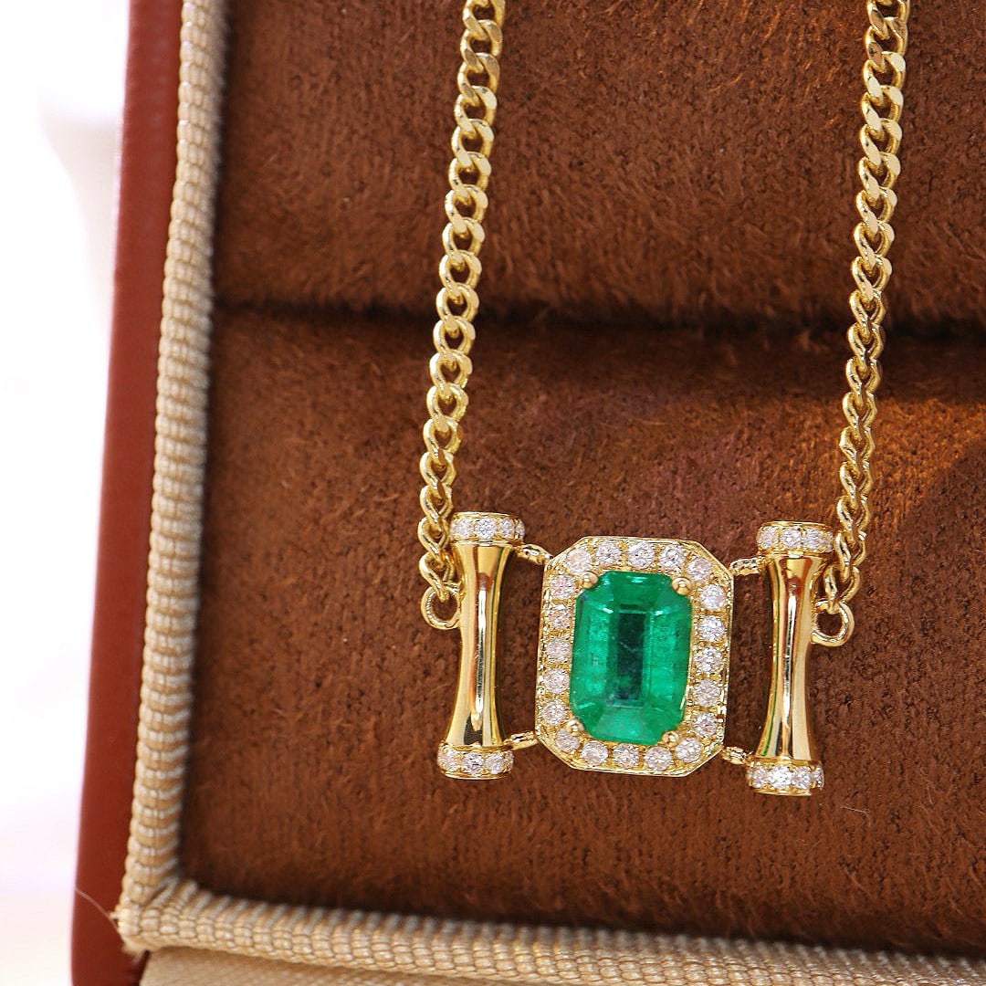 14k Gold 0.65 Ct Vivid Green Natural Emerald & Diamond Necklace - 2