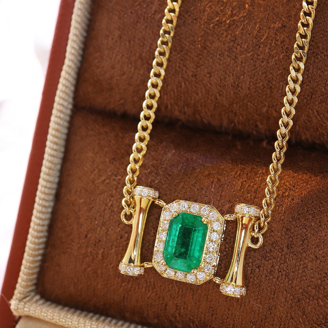 14k Gold 0.65 Ct Vivid Green Natural Emerald & Diamond Necklace - 4