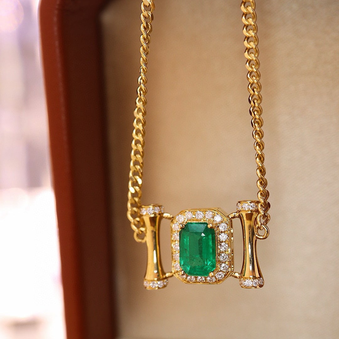 14k Gold 0.65 Ct Vivid Green Natural Emerald & Diamond Necklace - 6