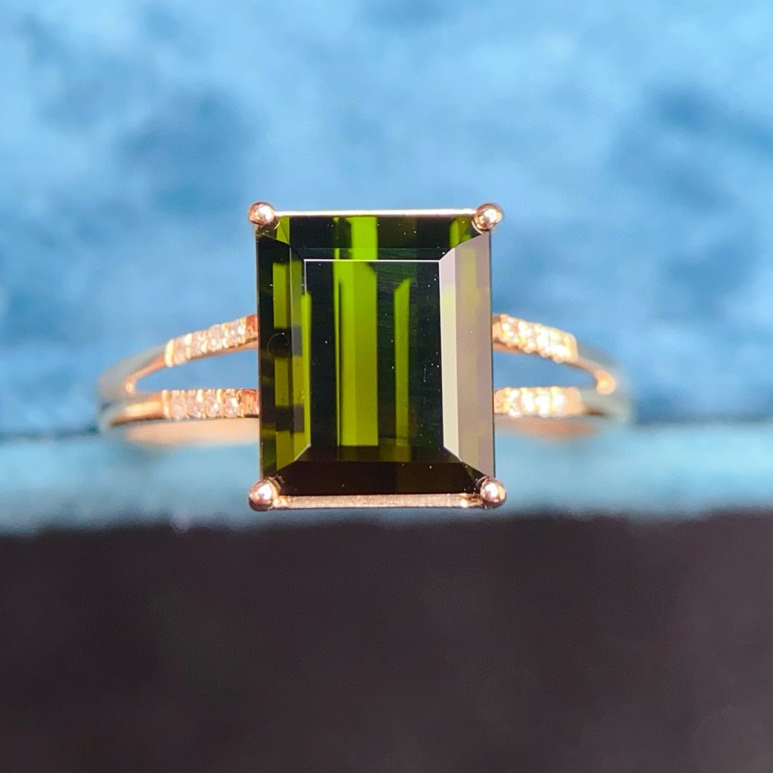 14k Gold 3.70 Ctw Natural Tourmaline & Diamond Ring: Ref:230975187 // gold content:14k gold // ring size:7. 25us // // main gemstone:tourmaline // shape:octagonal // carat weight:3. 65ct // color:green // treatment:natural // // adjacent gemstone 2 :
