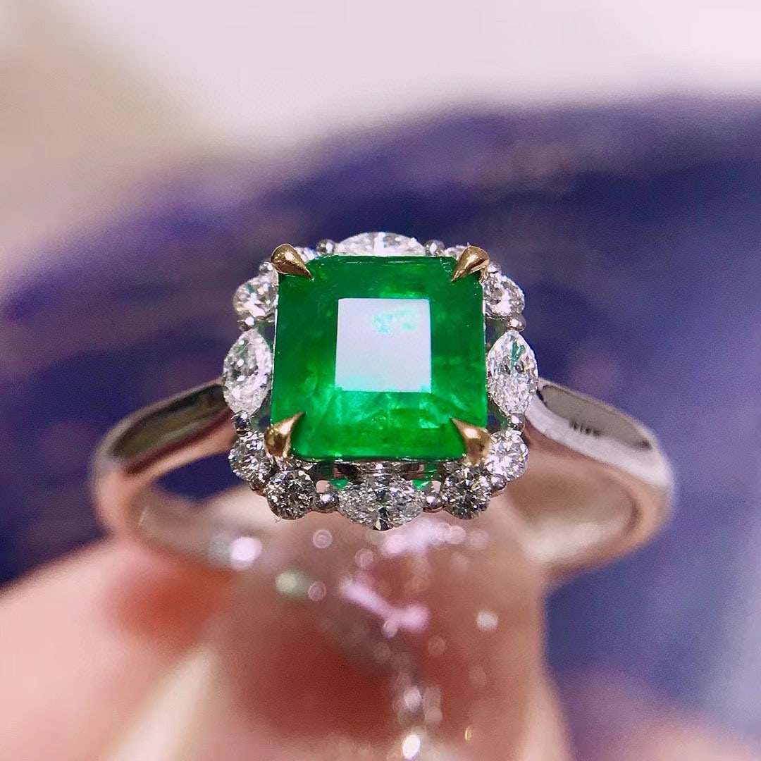 14k Gold 1.62 Ctw Vivid Green Natural Emerald & Diamond Ring - 2