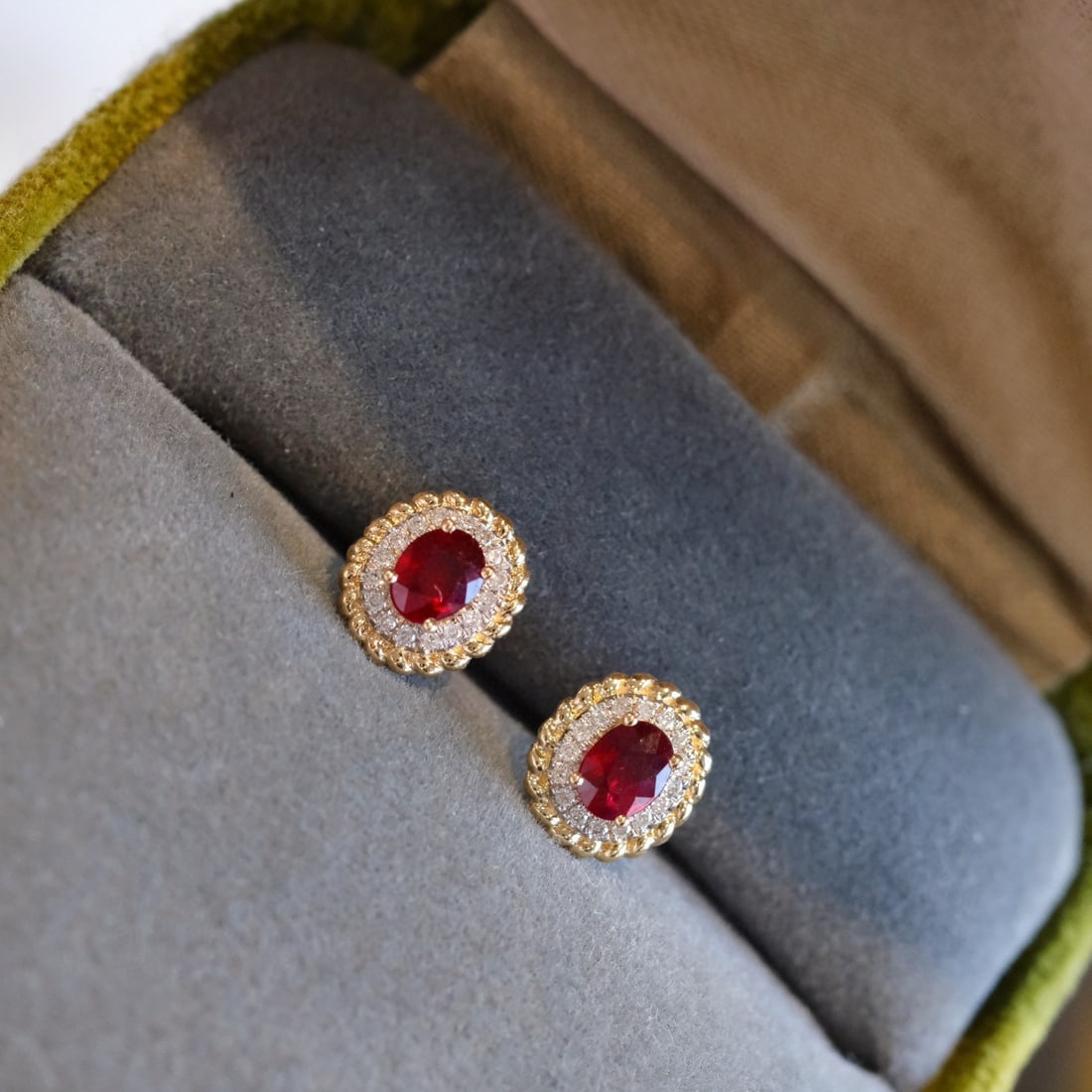 14k Gold 0.55 Ct Natural Ruby & Diamond Earrings - 3