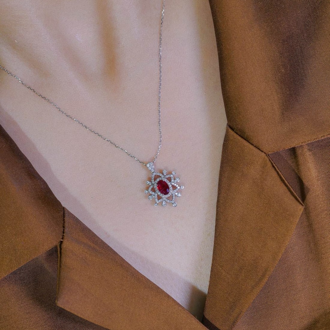 14k Gold 0.85 Ctw Vivid Red Natural Ruby & Diamond Necklace - 3
