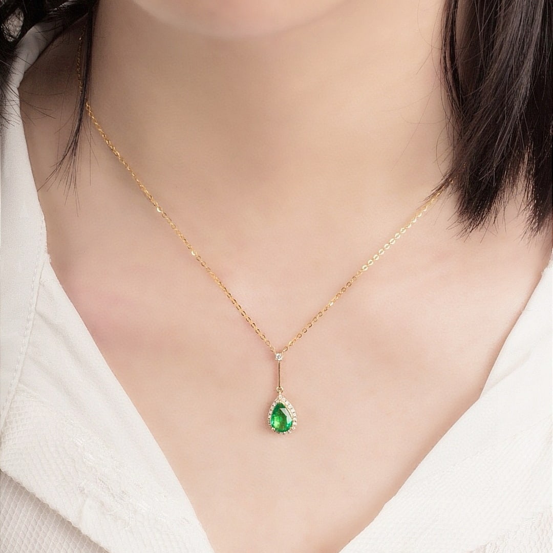 14k Gold 1.23 Ctw Vivid Green Natural Emerald & Diamond Necklace - 2
