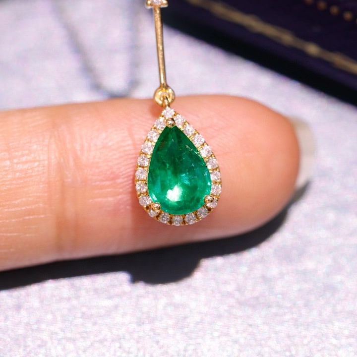 14k Gold 1.23 Ctw Vivid Green Natural Emerald & Diamond Necklace - 3