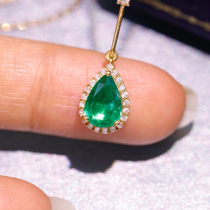 14k Gold 1.23 Ctw Vivid Green Natural Emerald & Diamond Necklace - 4