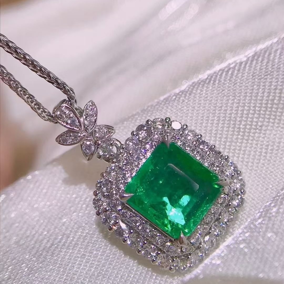 14k Gold 1.89 Ctw Natural Emerald & Diamond Pendant( Without Chain ) - 2
