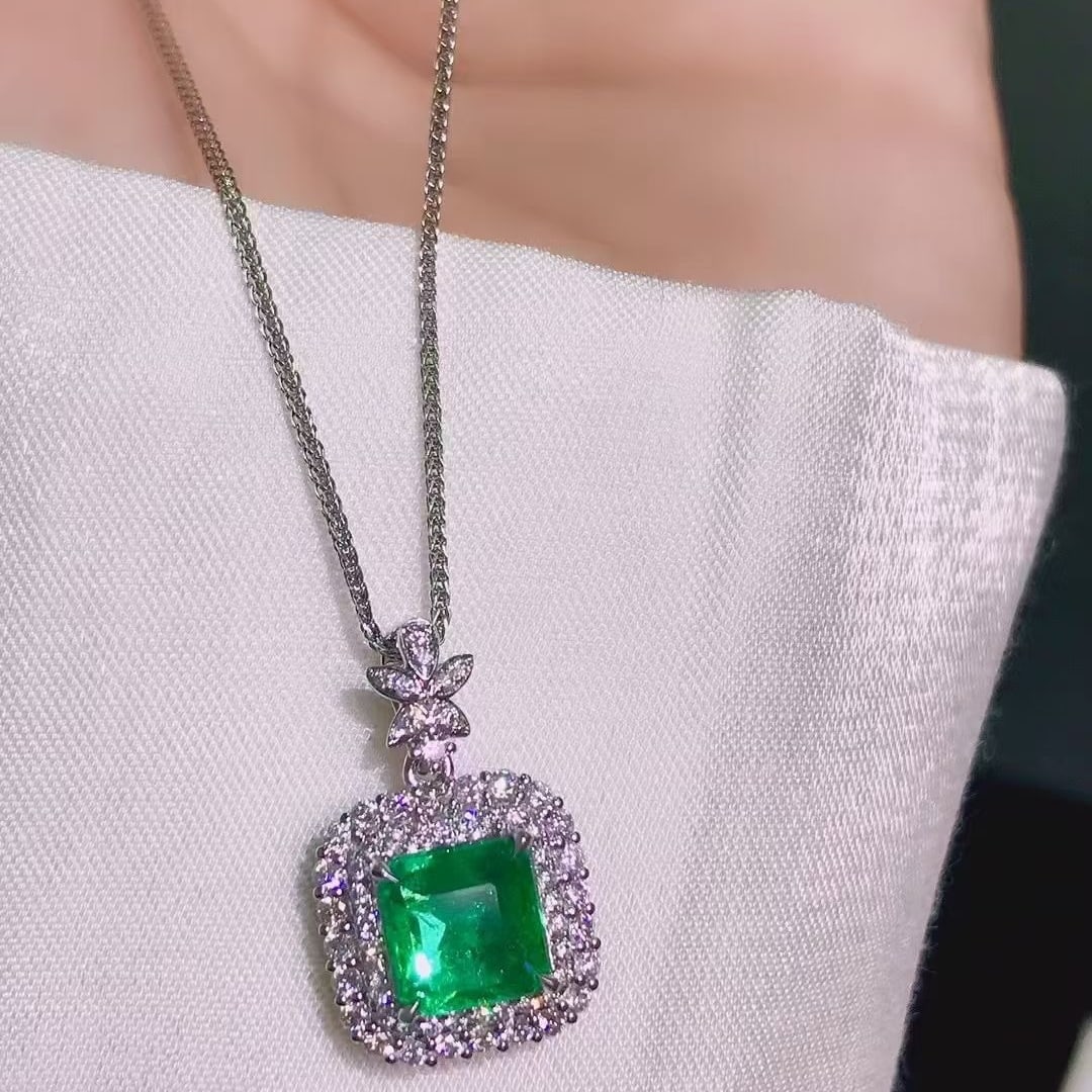 14k Gold 1.89 Ctw Natural Emerald & Diamond Pendant( Without Chain ) - 3