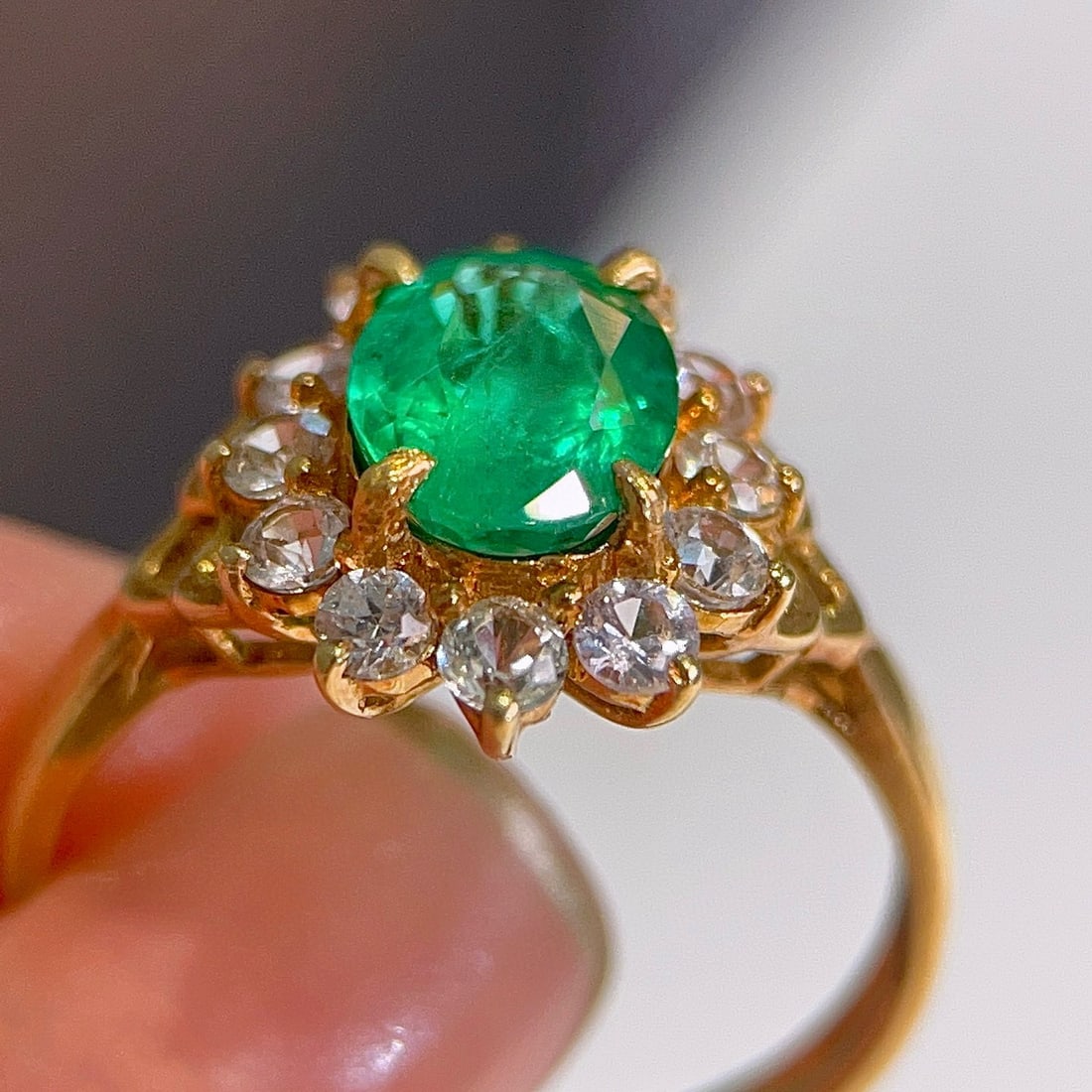 14k Gold 1.2 Ct Vivid Green Natural Emerald & Diamond Ring - 2