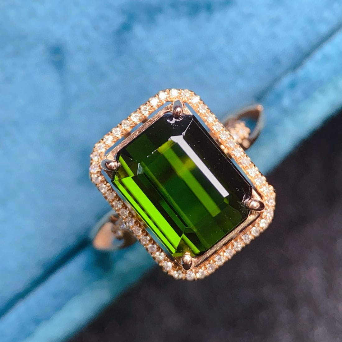 14k Gold 5.40 Ctw Natural Tourmaline & Diamond Ring: Ref:230975257 // gold content:14k gold // ring size:7. 25us // // main gemstone:tourmaline // shape:octagonal // carat weight:5. 25ct // color:green // treatment:natural // // adjacent gemstone 2 :