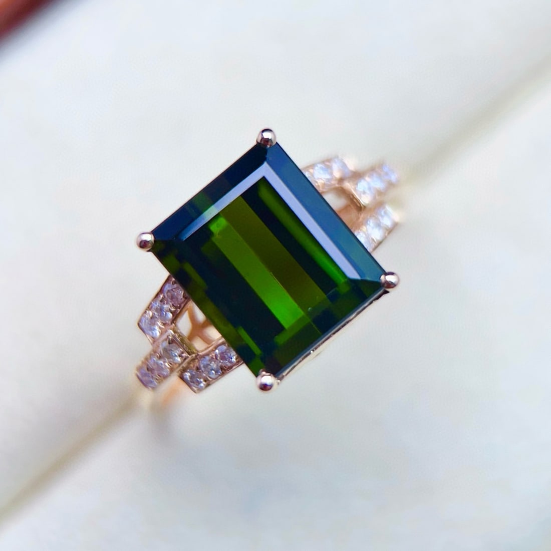 14k Gold 3.86 Ctw Natural Tourmaline & Diamond Ring: Ref:230975260 // gold content:14k gold // ring size:7. 25us // // main gemstone:tourmaline // shape:octagonal // carat weight:3. 72ct // color:green // treatment:natural // // adjacent gemstone 2 :