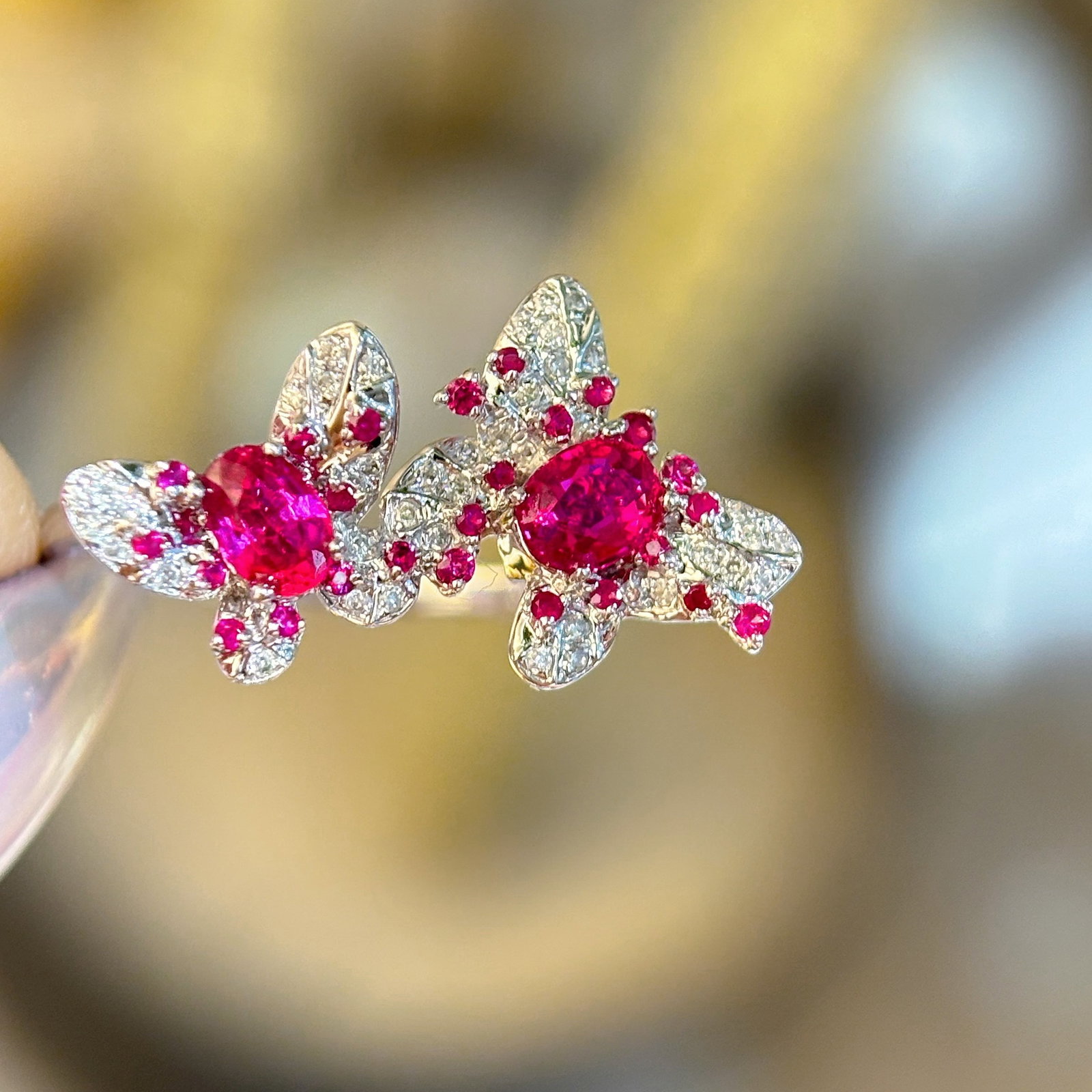 14k Gold 0.6 Ct Natural Ruby & Diamond Ring: Ref:230976112 // gold content:14k gold // ring size:7. 25us // // main gemstone:ruby // shape:oval // carat weight:0. 6ct // color:red // treatment:natural // // adjacent gemstone 2 : diamond // shape