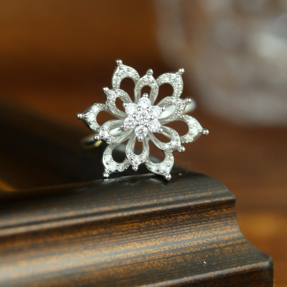 14k Gold 0.50 Ct Natural H Diamond Ring: Ref:230976140 // gold content:14k gold // ring size:7. 25us // // main gemstone:diamond // shape:round // carat weight:0. 50ct // clarity grade:vs-si // color:h // treatment:natural // cut grade:g //