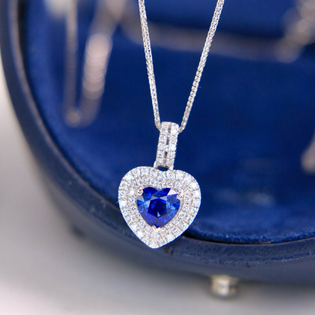 14k Gold 0.79 Ctw Natural Sapphire & Diamond Pendant( Without Chain ): Ref:230976150 // gold content:14k gold // main gemstone:sapphire // shape:heart // carat weight:0. 62ct // color:royal blue // treatment:natural // // adjacent gemstone 2 : diamond // shape:round //