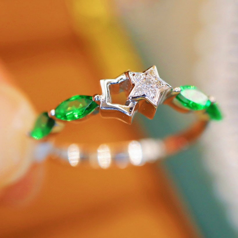 14k Gold 0.56 Ctw Vivid Green Natural Tsavorite & Diamond Ring - 4