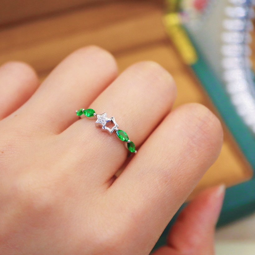 14k Gold 0.56 Ctw Vivid Green Natural Tsavorite & Diamond Ring - 6
