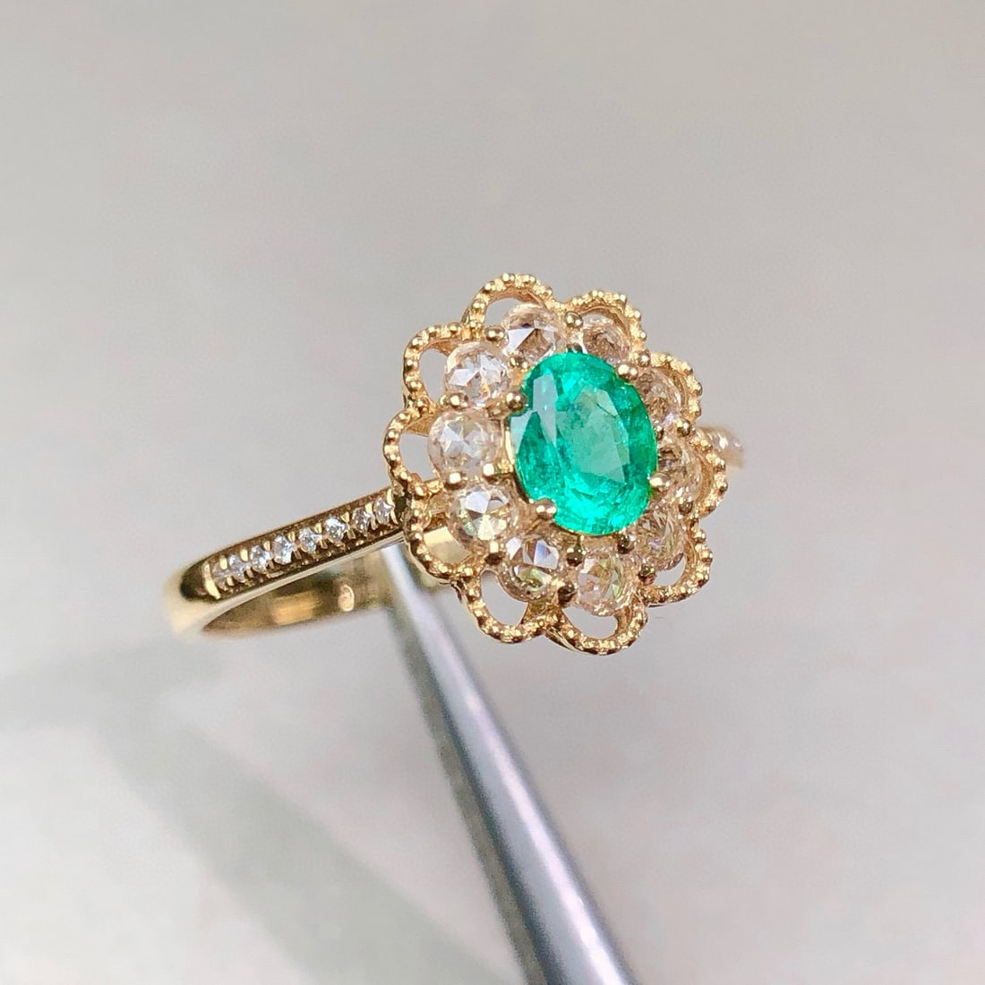 14k Gold 0.35 Ctw Natural Emerald & Diamond Ring - 2