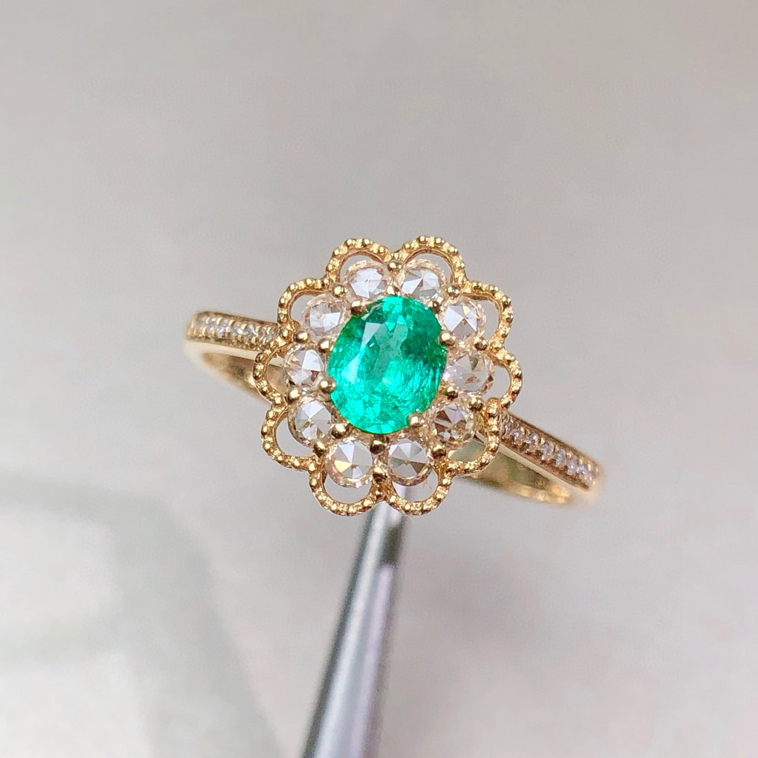 14k Gold 0.35 Ctw Natural Emerald & Diamond Ring - 3