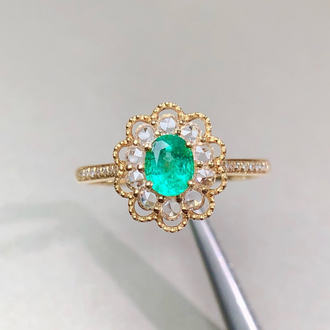 14k Gold 0.35 Ctw Natural Emerald & Diamond Ring - 5