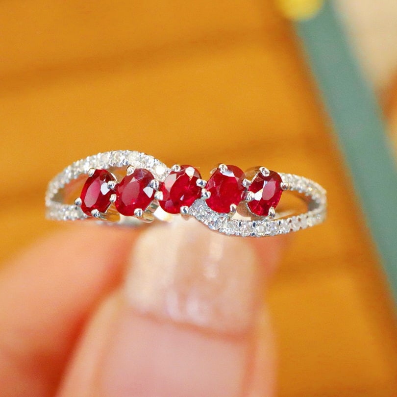 14k Gold 0.62 Ctw Natural Ruby & Diamond Ring: Ref:230976188 // gold content:14k gold // ring size:7. 25us // // main gemstone:ruby // shape:oval // carat weight:0. 50ct // color:red // treatment:natural // // adjacent gemstone 2 : diamond //