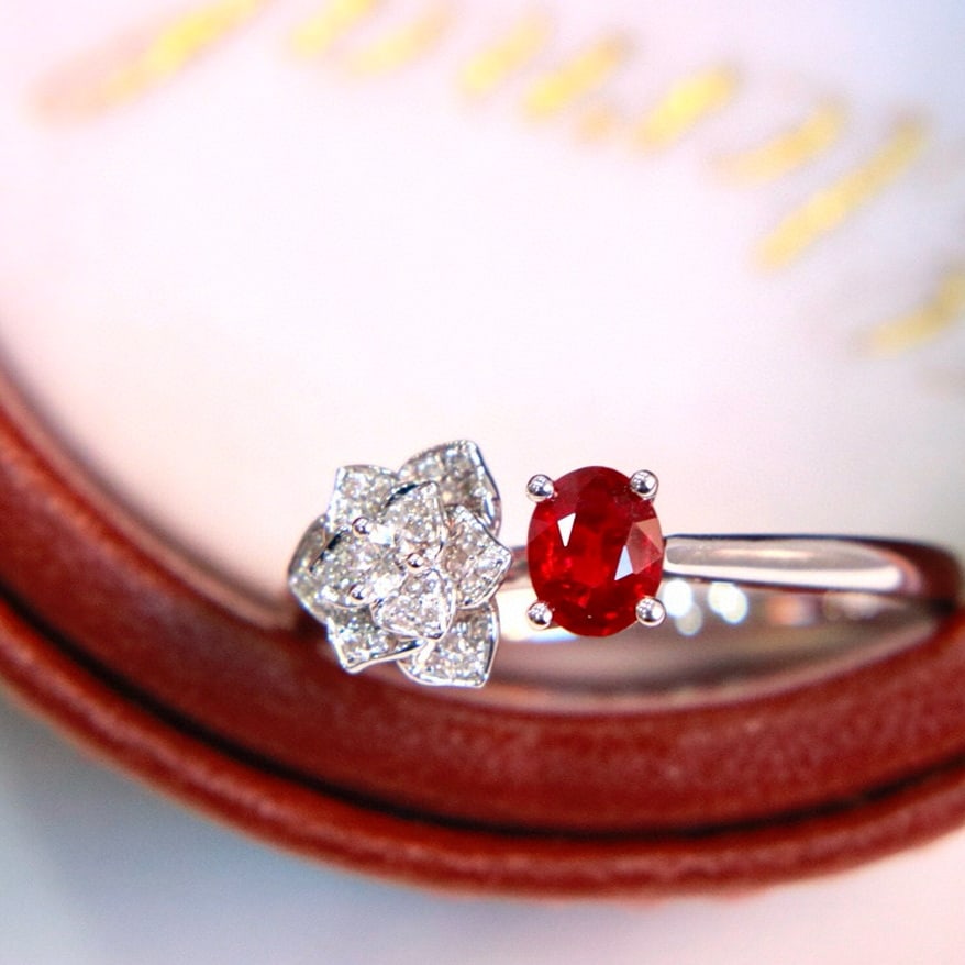 14k Gold 0.47 Ctw Natural Ruby & Diamond Ring: Ref:230976210 // gold content:14k gold // ring size:7. 25us // // main gemstone:ruby // shape:oval // carat weight:0. 40ct // color:pigeonblood red // treatment:natural // // adjacent gemstone 2 :