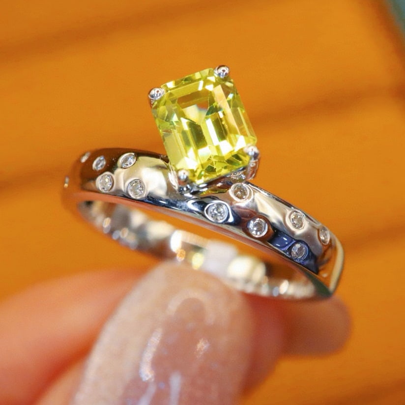 14k Gold 1.29 Ctw Natural Chrysoberyl & Diamond Ring: Ref:230976232 // gold content:14k gold // ring size:7. 25us // // main gemstone:chrysoberyl // shape:octagonal // carat weight:1. 23ct // color:yellow // treatment:natural // // adjacent gemstone 2 :