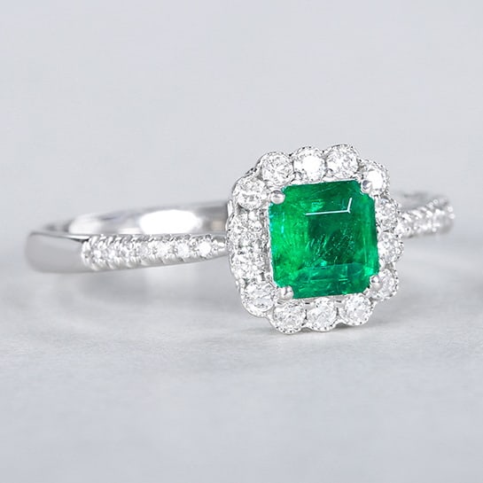 14k Gold 0.74 Ctw Vivid Green Natural Emerald & Diamond Ring - 4