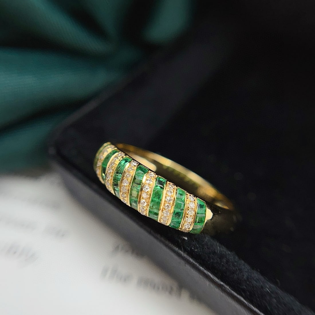14k Gold 1.00 Ct Natural Emerald & Diamond Ring - 2