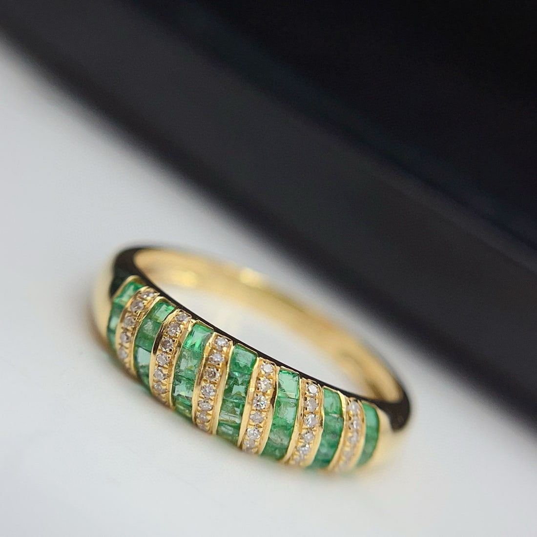 14k Gold 1.00 Ct Natural Emerald & Diamond Ring - 4