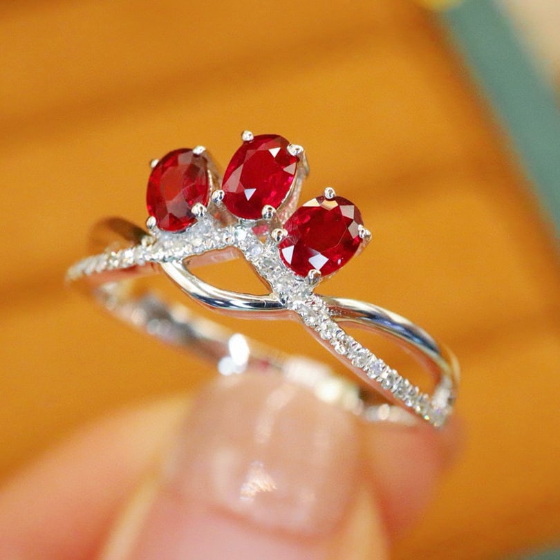 14k Gold 0.69 Ctw Natural Ruby & Diamond Ring: Ref:230976261 // gold content:14k gold // ring size:7. 25us // // main gemstone:ruby // shape:oval // carat weight:0. 58ct // color:pigeonblood red // treatment:natural // // adjacent gemstone 2 :