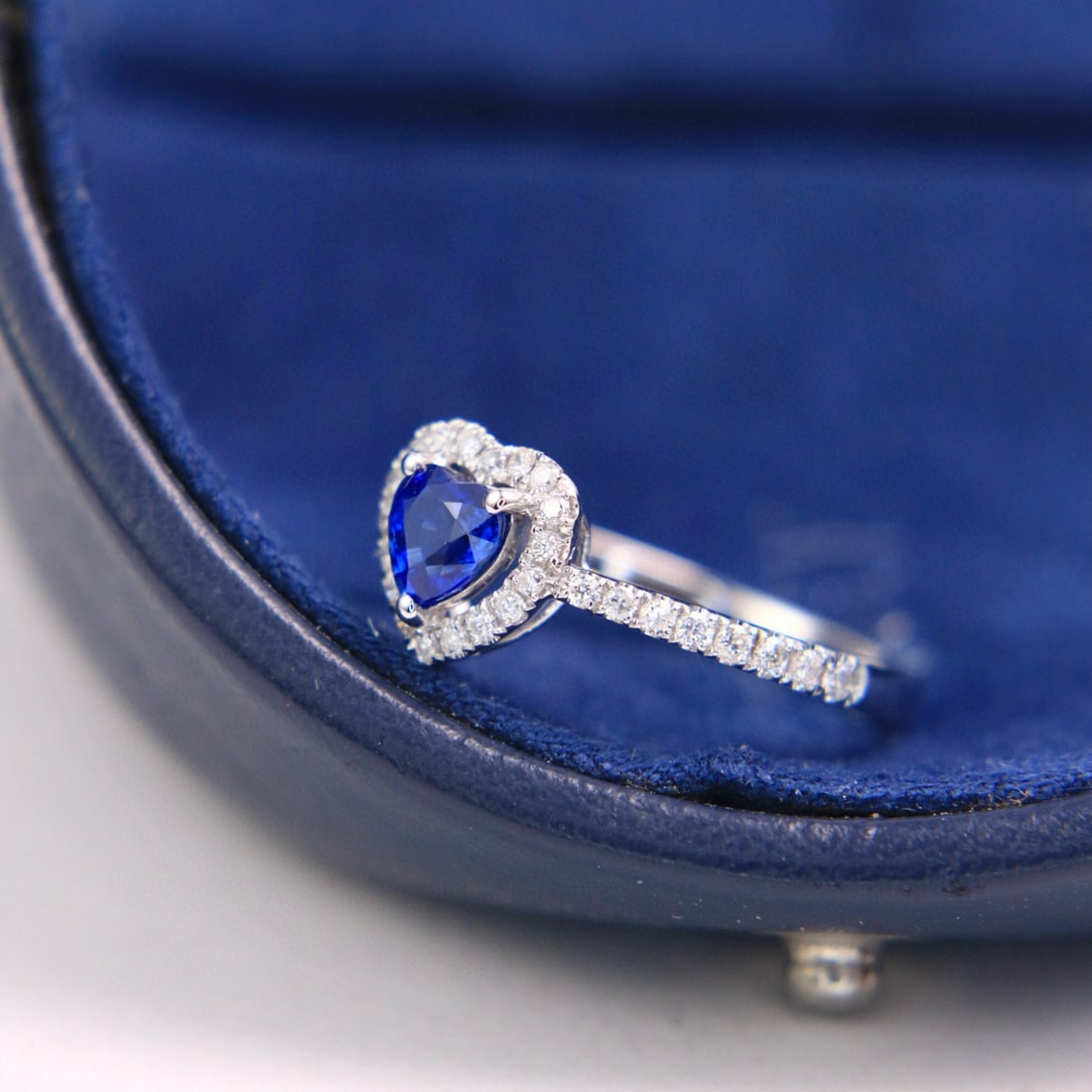 14k Gold 0.78 Ctw Natural Sapphire & Diamond Ring - 3