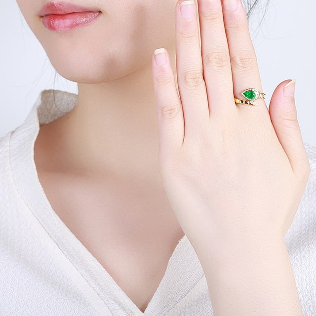 14k Gold 0.86 Ctw Vivid Green Natural Emerald & Diamond Ring - 5