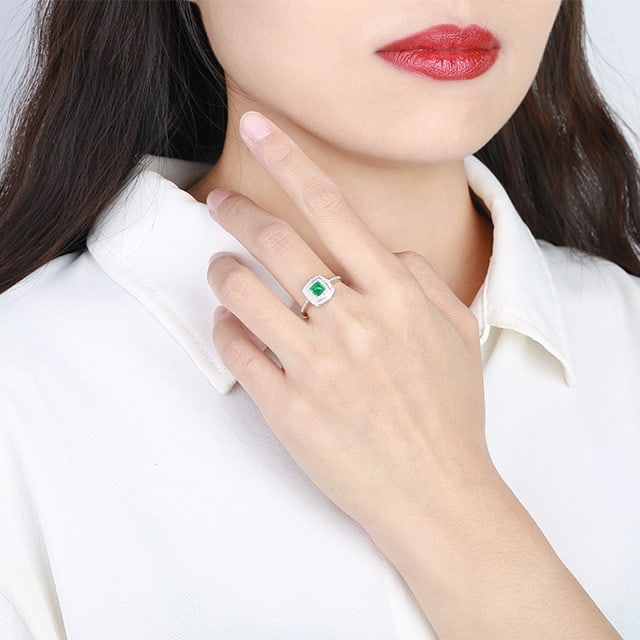 14k Gold 0.75 Ctw Vivid Green Natural Emerald & Diamond Ring - 6