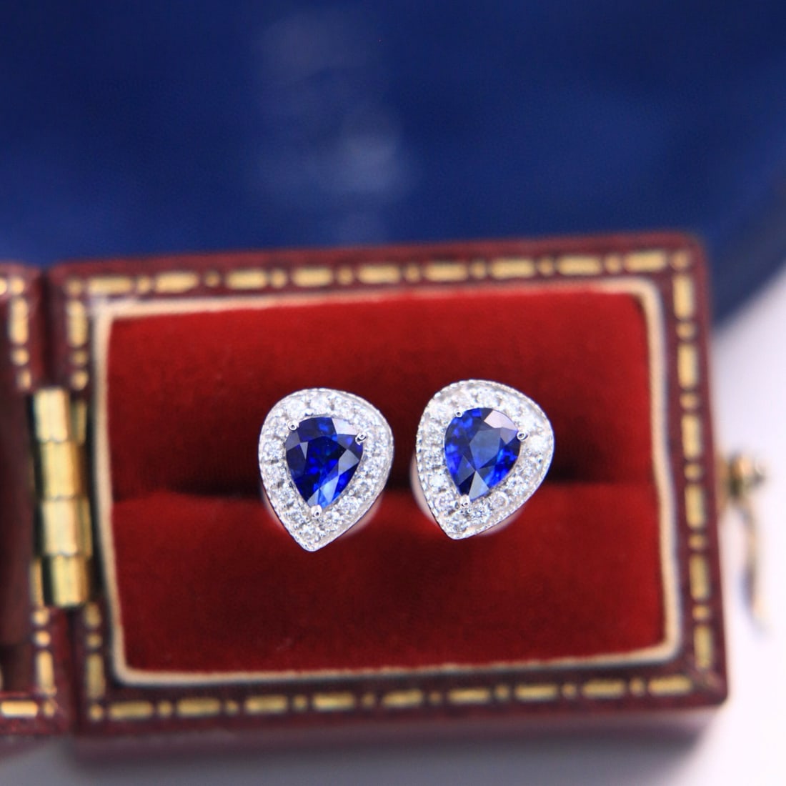 14k Gold 0.6 Ctw Natural Sapphire & Diamond Earrings - 4
