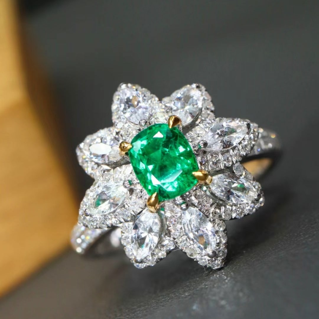 14k Gold 1.06 Ctw Vivid Green Natural Emerald & Diamond Ring: Ref:230976350 // gold content:14k gold // ring size:7. 25us // // main gemstone:emerald // shape:cushion // carat weight:0. 62ct // color:vivid green // treatment:natural // // adjacent gemstone 2 : d