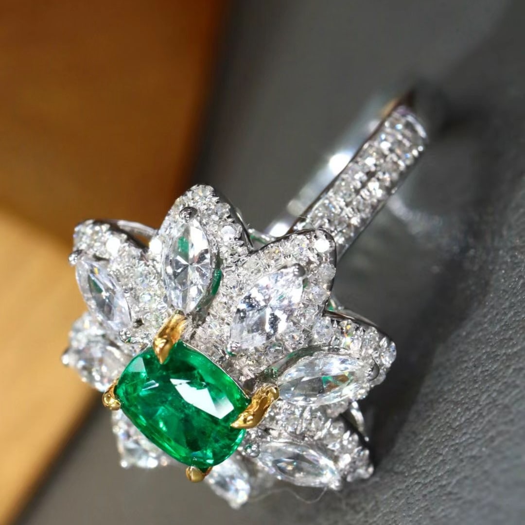 14k Gold 1.06 Ctw Vivid Green Natural Emerald & Diamond Ring - 4