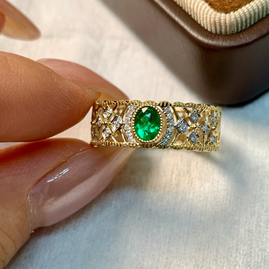 14k Gold 0.31 Ctw Vivid Green Natural Emerald & Diamond Ring: Ref:230976347 // gold content:14k gold // ring size:7. 25us // // main gemstone:emerald // shape:oval // carat weight:0. 23ct // color:vivid green // treatment:natural // // adjacent gemstone 2 : diam
