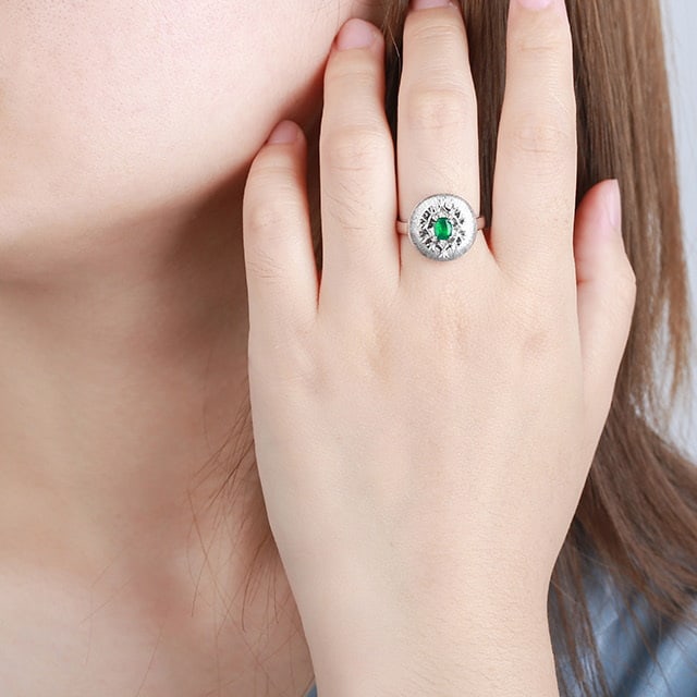 14k Gold 0.33 Ct Vivid Green Natural Emerald Ring - 5